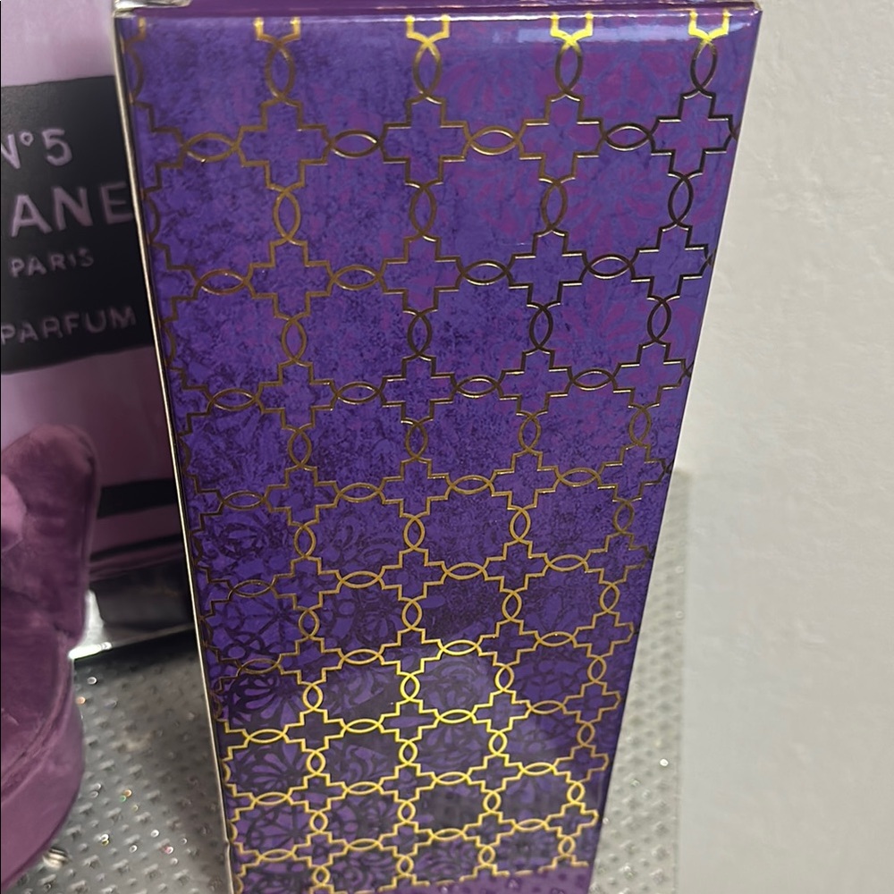 Disney Aladdin Purple and Gold Water Bottle from New York NIB - Picture 2 of 4